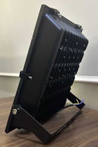 كشاف ليد خارجي متحرك 50 واط ضمان 2 سنوات