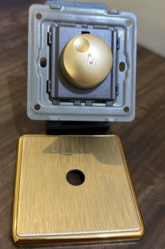 مفتاح ديمر اضاءة 1000 امبير MR ضمان 25 سنة