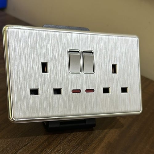 فيش مزدوج 13 امبير MR فضي ضمان 25 سنة