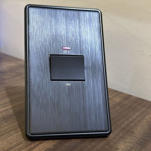 مفتاح مكيف 45 امبير اسود 7*14 ضمان 25 سنة