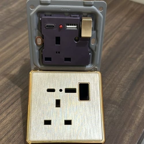 فيش USB+تايب C ذهبي 13 امبير ضمان 25 سنة