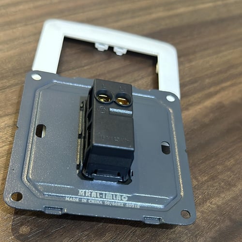 مفتاح جرس 20 امبير ابيض ضمان 25 سنة