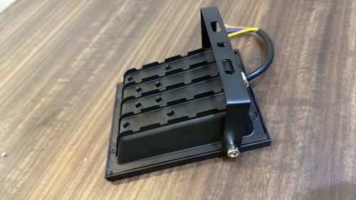 كشاف ليد خارجي متحرك 10واط ضمان 2 سنوات