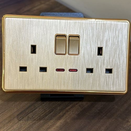 فيش مزدوج 13 امبير MR ذهبي ضمان 25 سنة