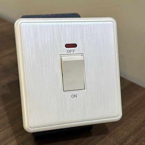 مفتاح سخان 20 امبير لؤلؤئي MRضمان 25 سنة