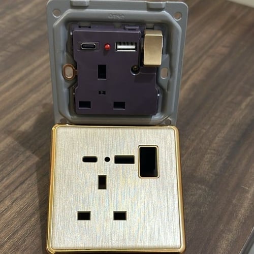 فيش USB+تايب C ذهبي 13 امبير ضمان 25 سنة