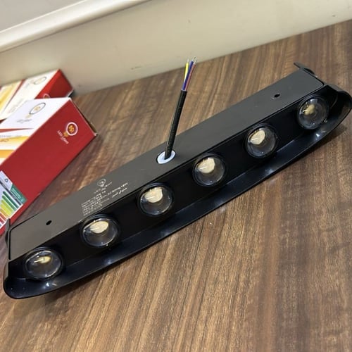 اضاءة جدارية خارجية سداسية الامنيوم 12 وات 12لمبات