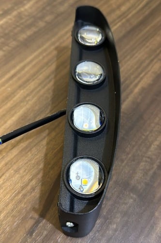 اضاءة جدارية خارجية رباعي الامنيوم 8وات 8لمبات