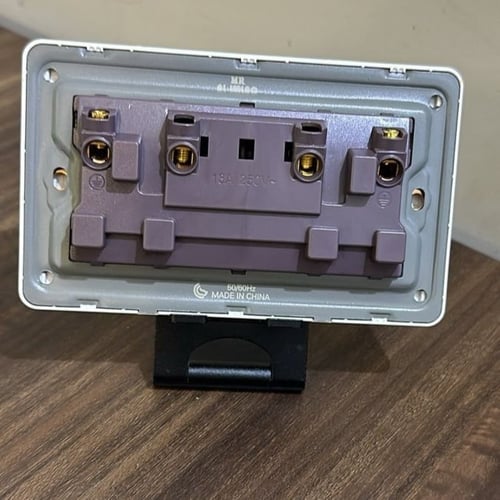 فيش مزدوج 13 امبير MR لؤلؤئي ضمان 25 سنة