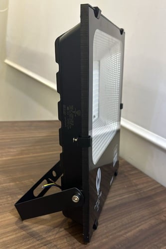 كشاف ليد خارجي متحرك 200 واط ضمان 2 سنوات