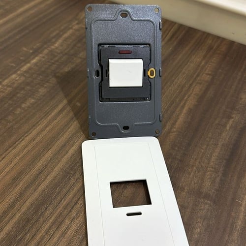 مفتاح مكيف 45 امبير ابيض 7*14 ضمان 25 سنة