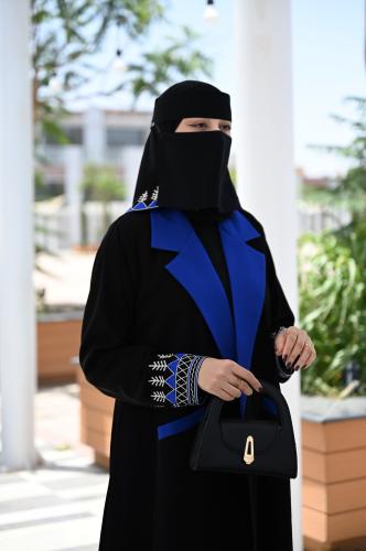 عباية الألماسة بليزر كريب كوري مع تفتة نيلي مبطن وطرحة مطرزة c104
