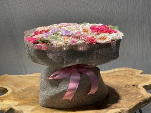 A bouquet that matches the modesty