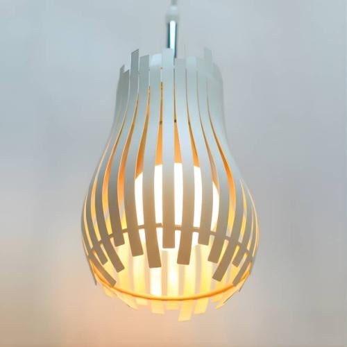 ثريا علاقي مودرن مفرد بلون أبيض مع ذهبي