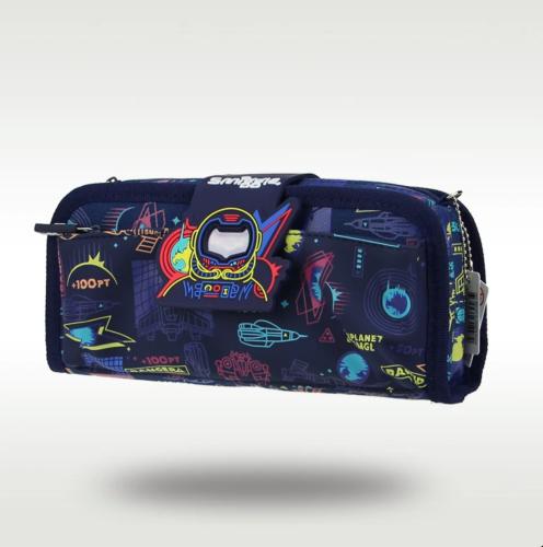 مقلمة ماركة SMIGGLE