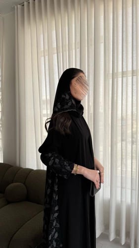 عباية تل مطرزة فاخرة