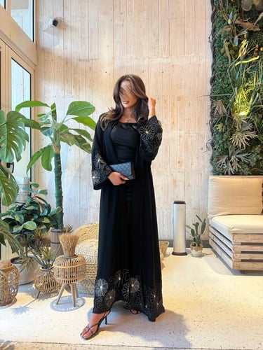 عباية المتألقة