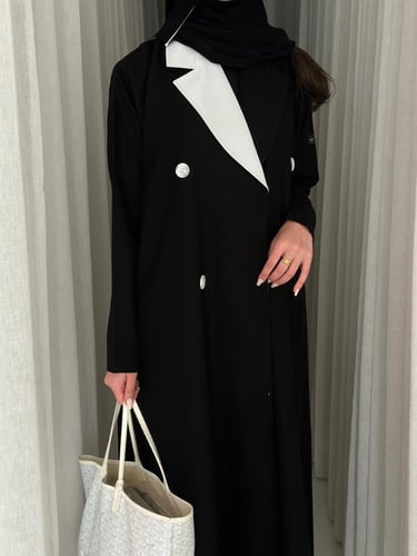 عباية عملية بأطراف بيضاء – موديل Sing 1