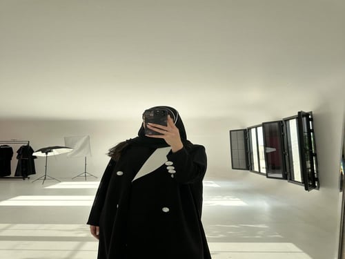 عباية عملية بأطراف بيضاء – موديل Sing 1