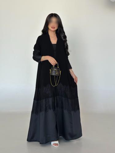 عباية لارا