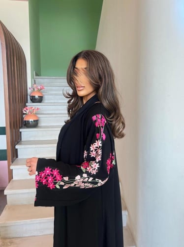 عباية زاهيه