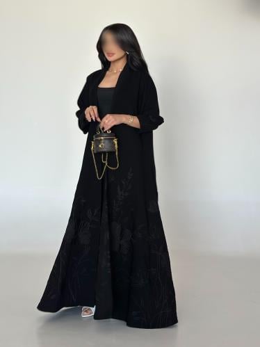 عباية مطرزه