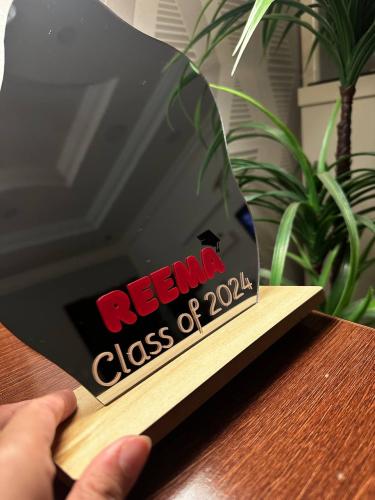 مرايا مموجة حسب الطلب