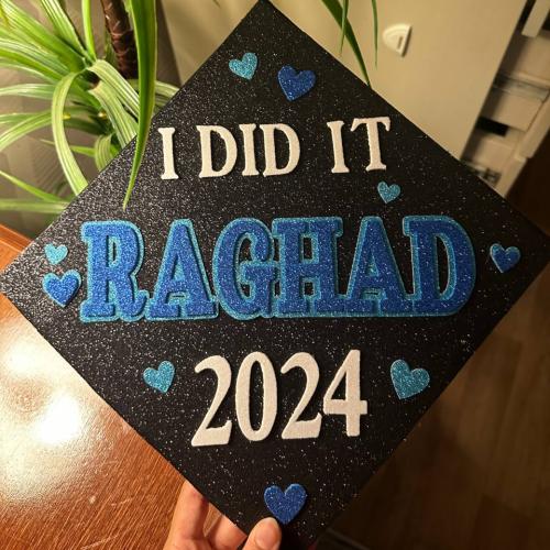 قبعة تخرج (ثلاث الوان) بتفاصيل بسيطة