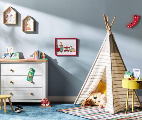 إطار مكون من قطعتين بطبعات الأسد