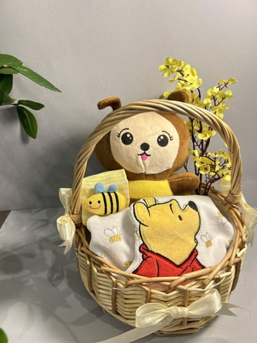 سلة النحلة بألوان جميلة وجذابة