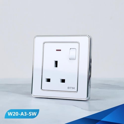 فيش 13 امبير مع مفتاح و لمبة لون ابيض و فضي