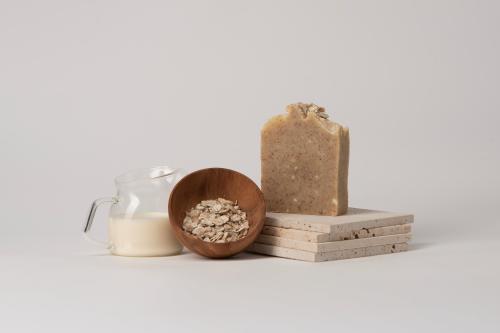 صابونة حليب الماعز و الشوفان | Goat Milk & oat Bar