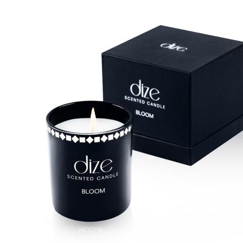 شمعة بلوم - دايز معطرة في حامل سيراميك برائحة الكر...