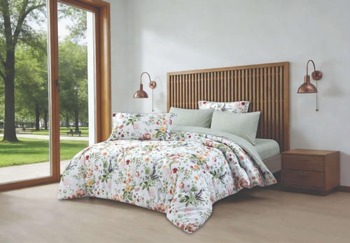 مفرش نوفا صيفي كريمي وأخضر برسومات الزهور