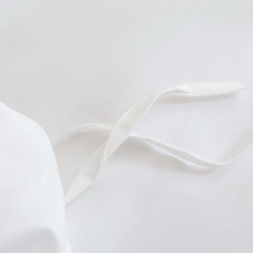 مفرش مزن صيفي فاخر لون أبيض