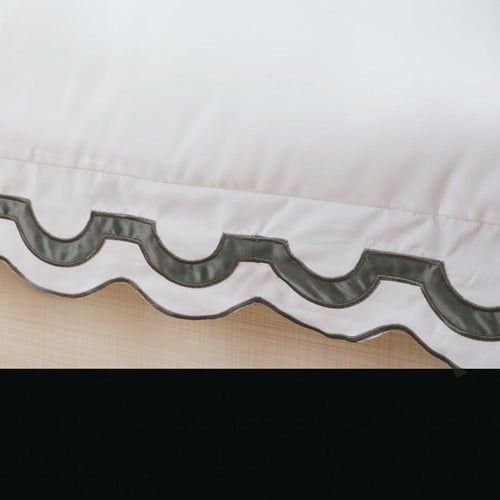 مفرش مراكش صيفي مطرز فاخر أبيض ورصاصي