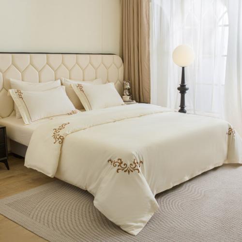 مفرش مزن صيفي فاخر لون كريمي