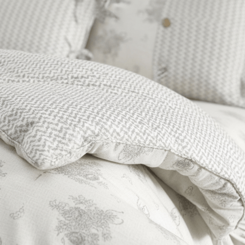 مفرش إنسجام صيفي قطن رصاصي فاتح برسومات الزهور