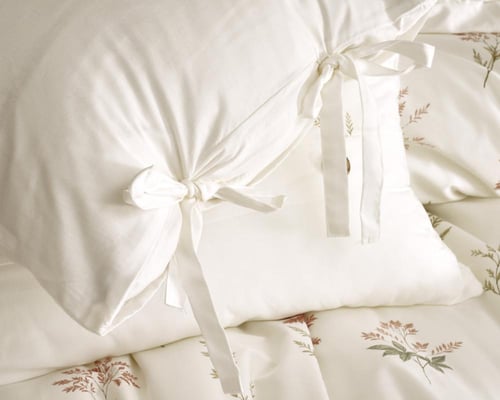 مفرش سرور مزدوج قطن كريمي برسومات الزهور عدد القطع...