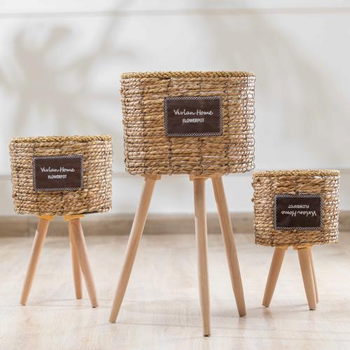 مركن للزهور من الخوص بأرجل خشبية عدد القطع 3