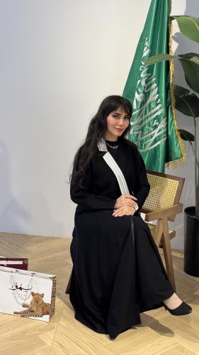 عباية سمو الملكية تطريز فضي