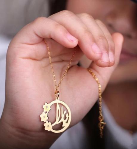 Children's rose necklace