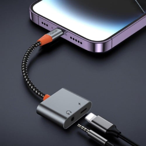 وصلة منفذ لايتنيج الى لايتنج ومنفذ AUX من WIWU