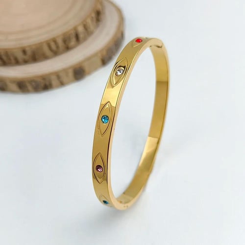 سوار كلاسيكي مطلي بالذهب