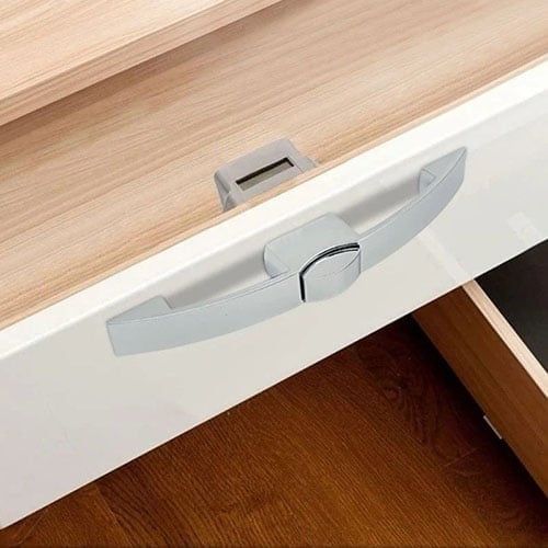 قفل ومقبض خزائن الكرفان