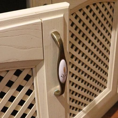 مقبض خزائن كلاسيكي بنقشة القمح