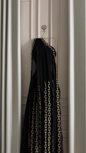 فستان أوف شولدر بلون اسود