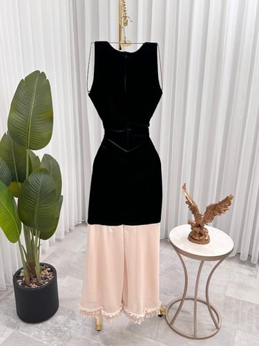 فستان مخمل اسود بيج فاتح