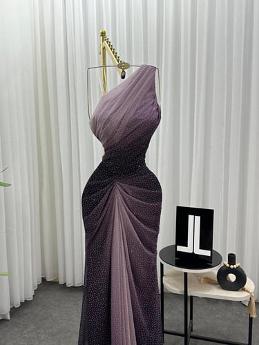 فستان سهرة متدرج بكتف واحد