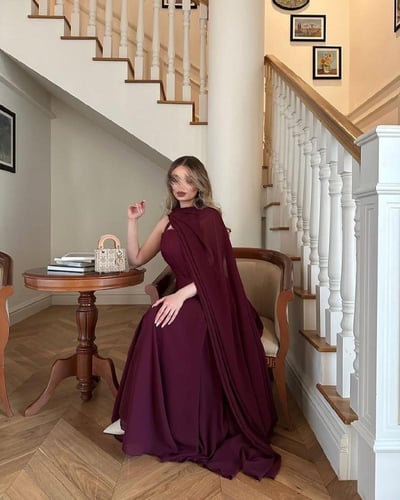 فستان ناعم كلوش بشال طويل لون عودي